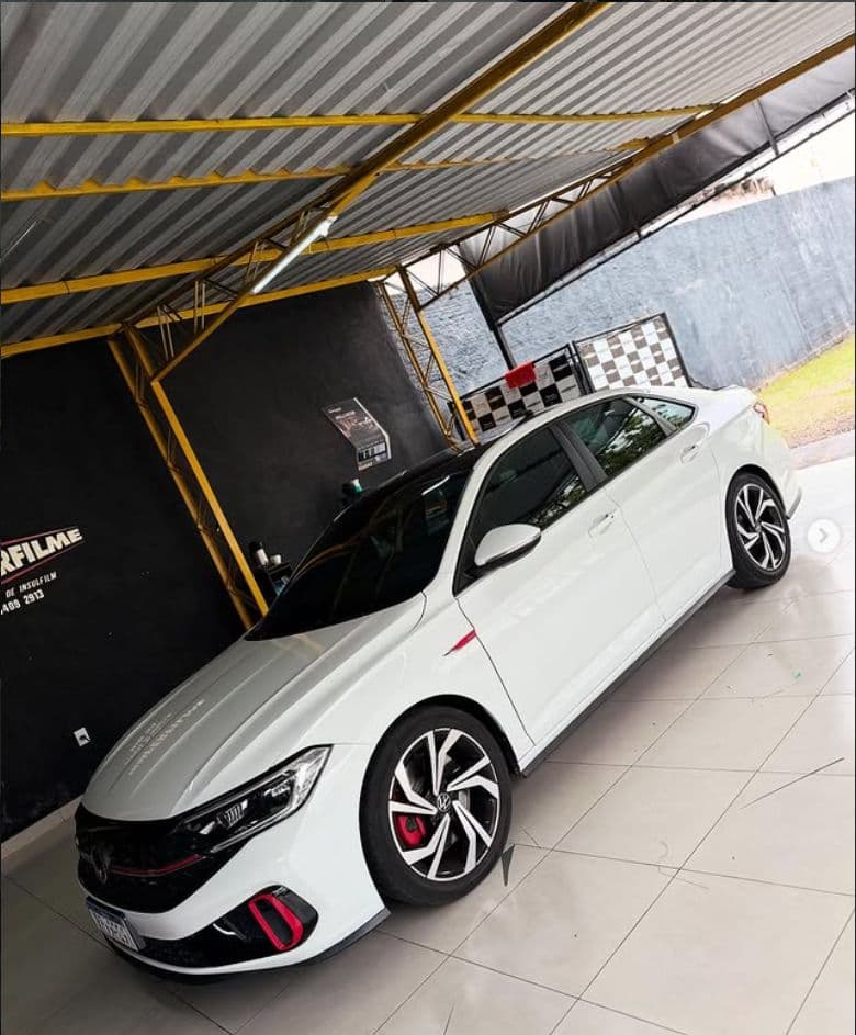Instalação de insulfilm em Volkswagen Virtus GTS